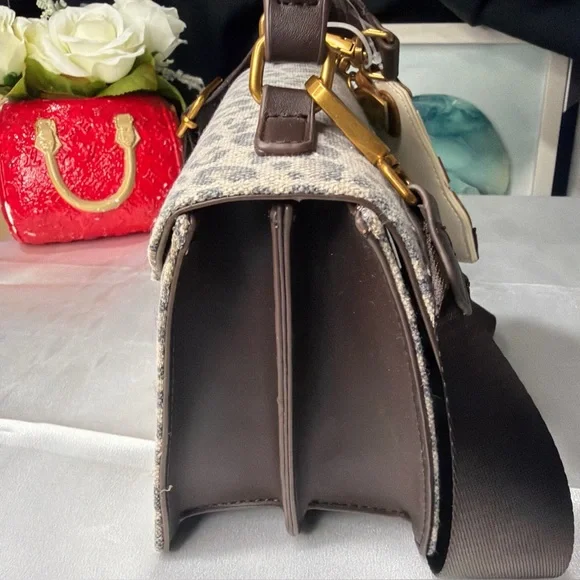 Betsy Johnson cheetah crossbody bag - Picture 2 of 8